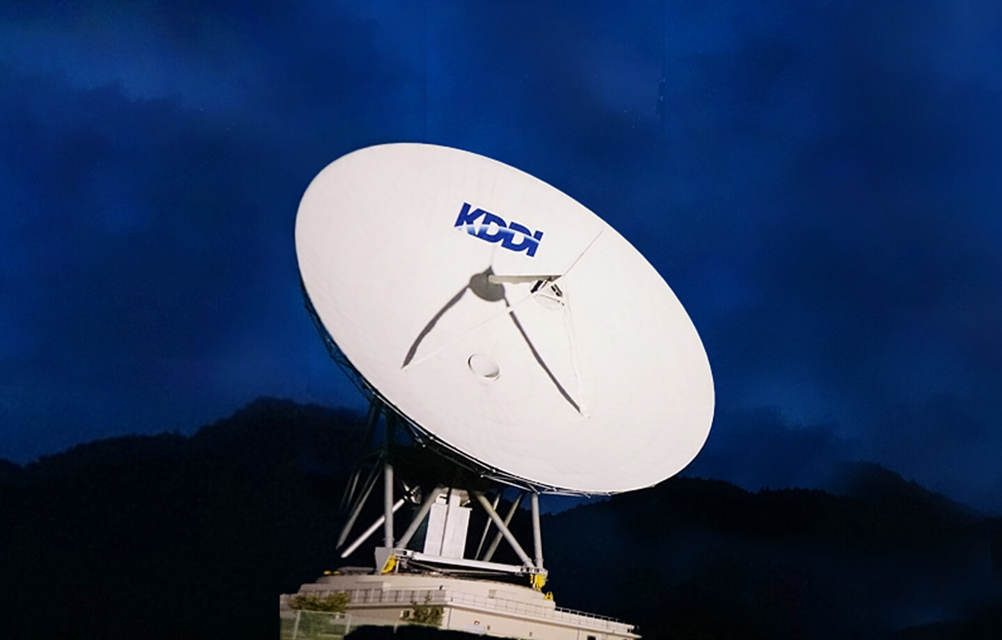 KDDI パラボラ館